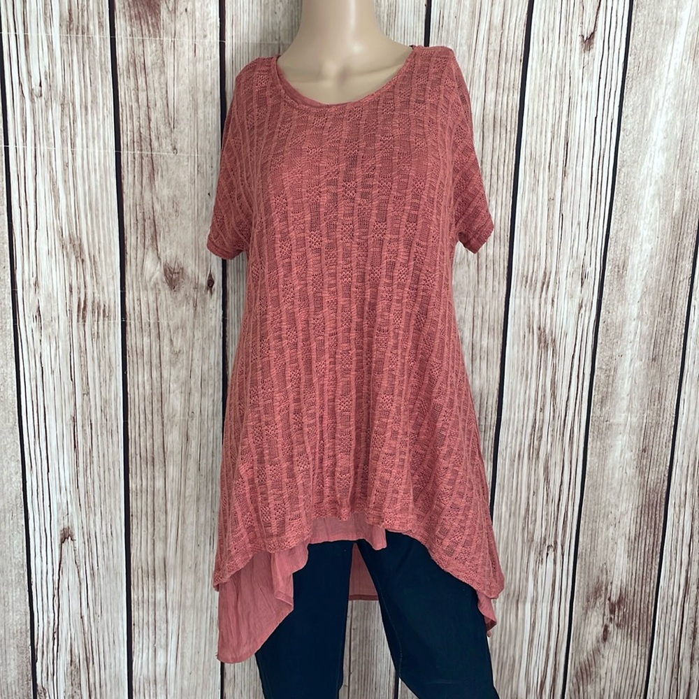 Monoreno Coral Pink Layered Tunic w/Textured Top Layer & Solid Under layer - Med
